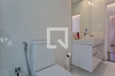 Casa à venda com 380m², 4 quartos e 6 vagas Casa à venda com 380m², 4 quartos e 6 vagasBanheiro Social