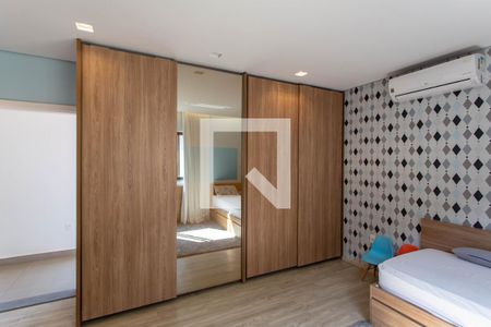 Casa à venda com 380m², 4 quartos e 6 vagas Casa à venda com 380m², 4 quartos e 6 vagasQuarto 4