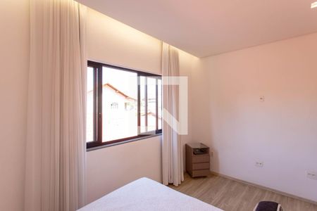 Casa à venda com 380m², 4 quartos e 6 vagas Casa à venda com 380m², 4 quartos e 6 vagasQuarto 2