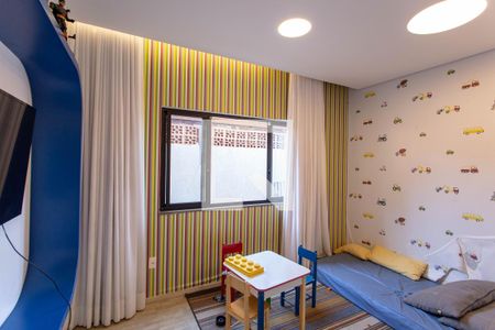 Casa à venda com 380m², 4 quartos e 6 vagas Casa à venda com 380m², 4 quartos e 6 vagasSala de Estar