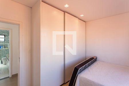 Casa à venda com 380m², 4 quartos e 6 vagas Casa à venda com 380m², 4 quartos e 6 vagasQuarto 2