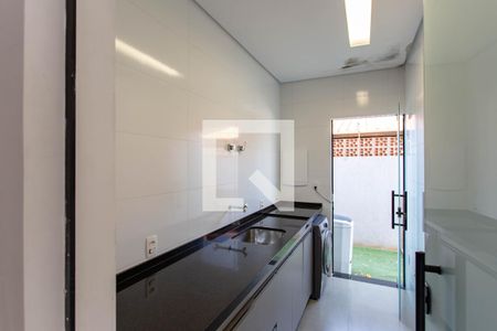 Casa à venda com 380m², 4 quartos e 6 vagas Casa à venda com 380m², 4 quartos e 6 vagasLavanderia