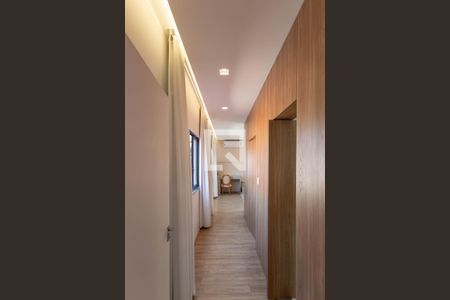 Casa à venda com 380m², 4 quartos e 6 vagas Casa à venda com 380m², 4 quartos e 6 vagasQuarto Suíte