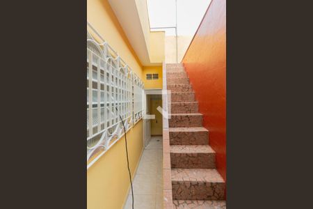 Casa para alugar com 152m², 2 quartos e 1 vagaEscada