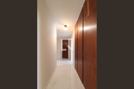 Armário corredor  de apartamento para alugar com 5 quartos, 216m² em Centro, Ribeirão Preto