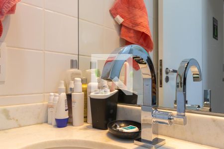 Casa de condomínio à venda com 87m², 3 quartos e 2 vagasBanheiro social