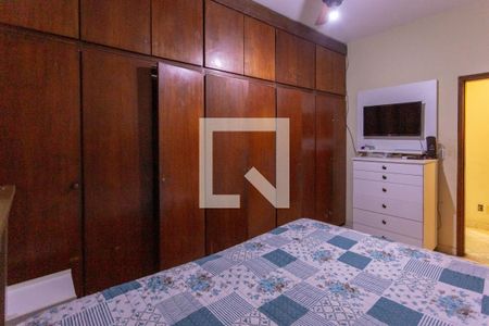 Suíte de casa à venda com 3 quartos, 242m² em Santa Cruz, Belo Horizonte