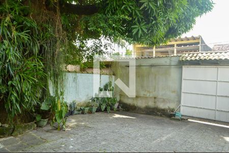 Casa para alugar com 180m², 3 quartos e 4 vagas Casa para alugar com 180m², 3 quartos e 4 vagasQuintal