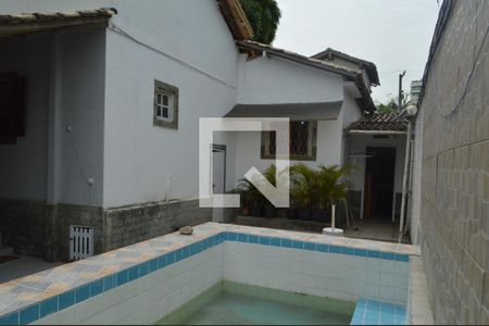 Casa para alugar com 180m², 3 quartos e 4 vagas Casa para alugar com 180m², 3 quartos e 4 vagasPiscina