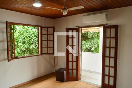 Casa para alugar com 180m², 3 quartos e 4 vagas Casa para alugar com 180m², 3 quartos e 4 vagasSuíte