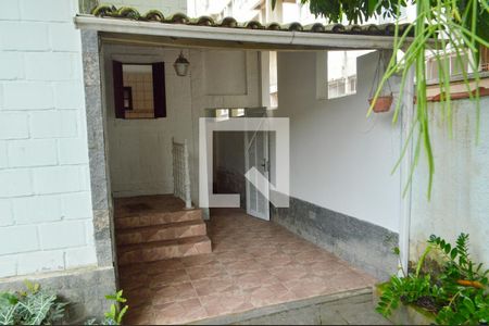 Casa para alugar com 180m², 3 quartos e 4 vagas Casa para alugar com 180m², 3 quartos e 4 vagasVaranda