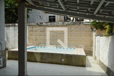 Casa para alugar com 180m², 3 quartos e 4 vagas Casa para alugar com 180m², 3 quartos e 4 vagasPiscina