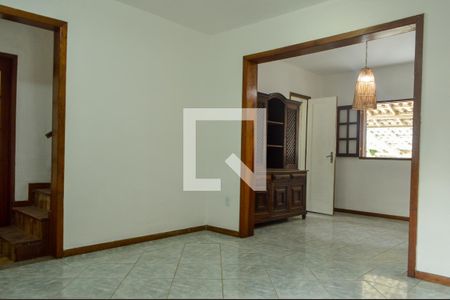 Sala de casa à venda com 3 quartos, 180m² em Pechincha, Rio de Janeiro