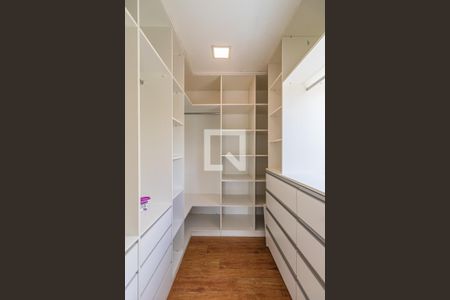 Casa de condomínio à venda com 400m², 3 quartos e 4 vagasSuíte 3