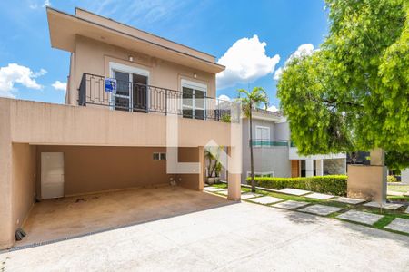 Casa de condomínio à venda com 400m², 3 quartos e 4 vagasFachada