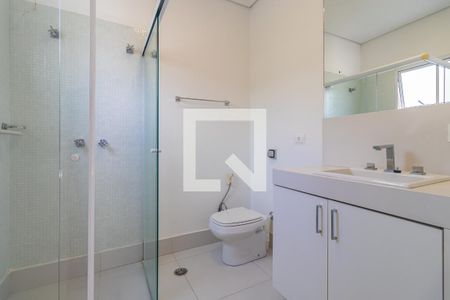 Casa de condomínio à venda com 400m², 3 quartos e 4 vagasBanheiro da Suíte 1