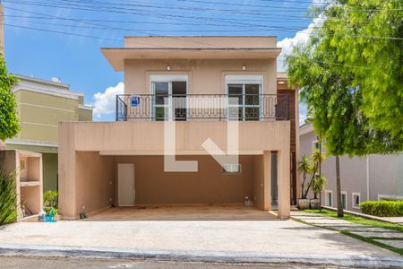 Casa de condomínio à venda com 400m², 3 quartos e 4 vagasFachada