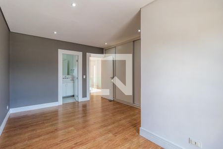 Casa de condomínio à venda com 400m², 3 quartos e 4 vagasSuíte 2