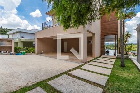 Casa de condomínio à venda com 400m², 3 quartos e 4 vagasFachada