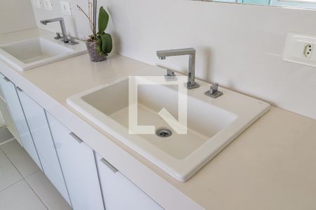 Casa de condomínio à venda com 400m², 3 quartos e 4 vagasBanheiro da Suíte 3