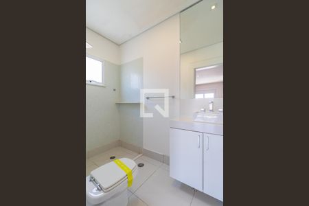 Casa de condomínio à venda com 400m², 3 quartos e 4 vagasBanheiro da Suíte 2