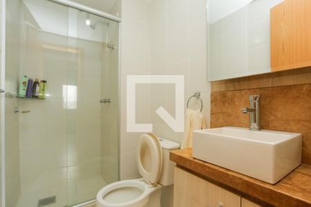 Banheiro de apartamento à venda com 2 quartos, 63m² em Passo D’areia, Porto Alegre