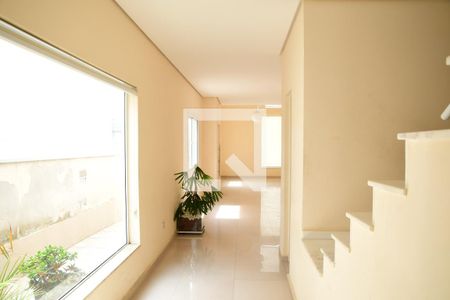 Sala de casa de condomínio para alugar com 4 quartos, 300m² em Jardim Torino, Cotia