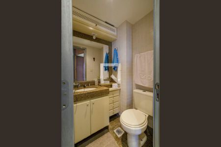 Apartamento à venda com 66m², 1 quarto e 2 vagasBanheiro Social