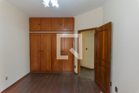 Casa à venda com 334m², 4 quartos e 2 vagasQuarto 2