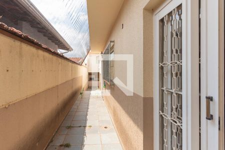 Casa à venda com 334m², 4 quartos e 2 vagasQuintal