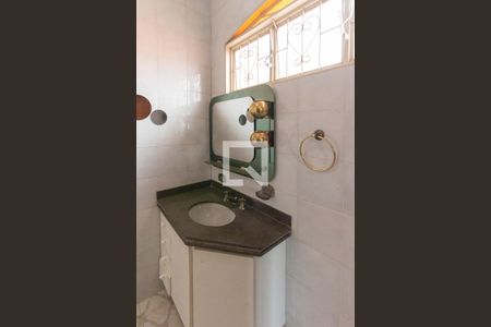 Casa à venda com 334m², 4 quartos e 2 vagasBanheiro da Suíte 2