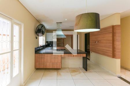 Casa à venda com 334m², 4 quartos e 2 vagasCozinha