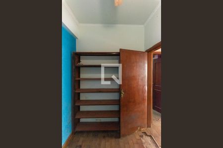 Casa à venda com 334m², 4 quartos e 2 vagasQuarto de Serviço