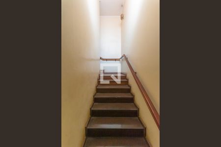 Casa à venda com 334m², 4 quartos e 2 vagasEscada