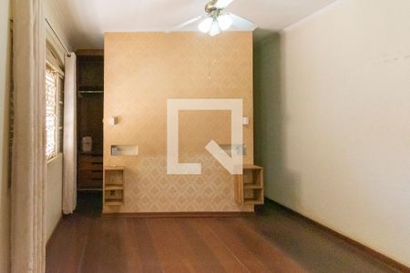 Casa à venda com 334m², 4 quartos e 2 vagasSuíte 1