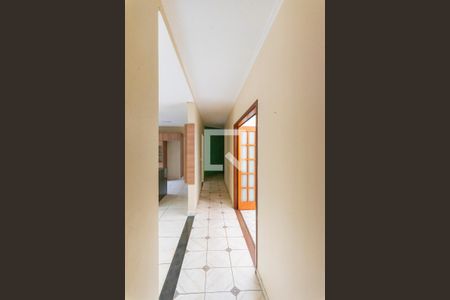 Casa à venda com 334m², 4 quartos e 2 vagasCorredor de Entrada