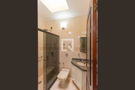 Casa à venda com 334m², 4 quartos e 2 vagasBanheiro da Suíte 1