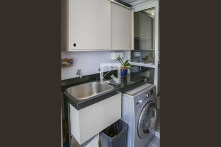 Apartamento para alugar com 76m², 2 quartos e 2 vagas Apartamento para alugar com 76m², 2 quartos e 2 vagasCozinha e Área de Serviço