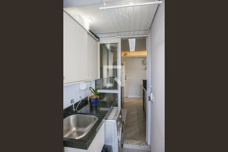 Apartamento para alugar com 76m², 2 quartos e 2 vagas Apartamento para alugar com 76m², 2 quartos e 2 vagasCozinha e Área de Serviço