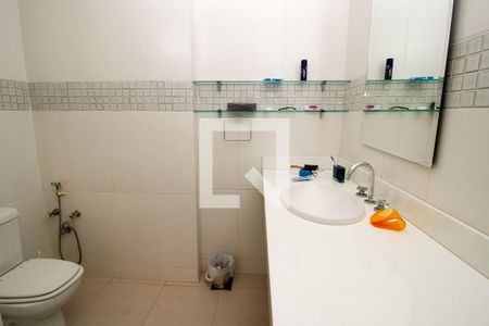 Apartamento à venda com 540m², 5 quartos e 6 vagas Apartamento à venda com 540m², 5 quartos e 6 vagasBanheiro Social 2