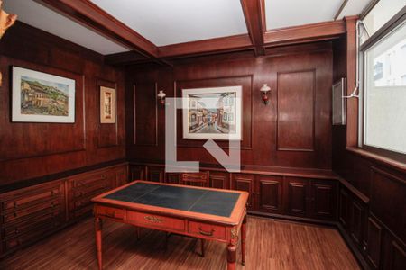 Apartamento à venda com 540m², 5 quartos e 6 vagas Apartamento à venda com 540m², 5 quartos e 6 vagasEscritório