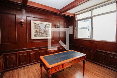 Apartamento à venda com 540m², 5 quartos e 6 vagas Apartamento à venda com 540m², 5 quartos e 6 vagasEscritório