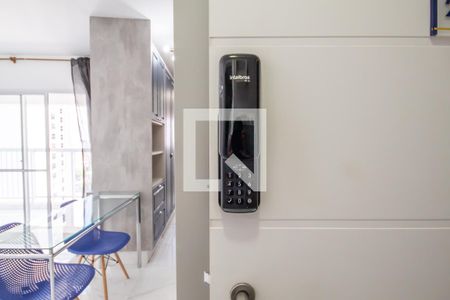 Detalhe da Sala de apartamento para alugar com 2 quartos, 76m² em Industrial Autonomistas, Osasco