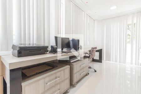 Casa à venda com 632m², 4 quartos e 6 vagas Casa à venda com 632m², 4 quartos e 6 vagasEscritório