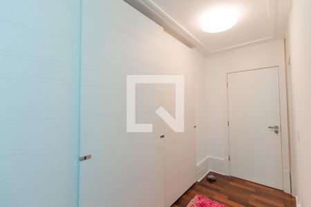 Casa à venda com 632m², 4 quartos e 6 vagas Casa à venda com 632m², 4 quartos e 6 vagasSuíte 2 - armarios