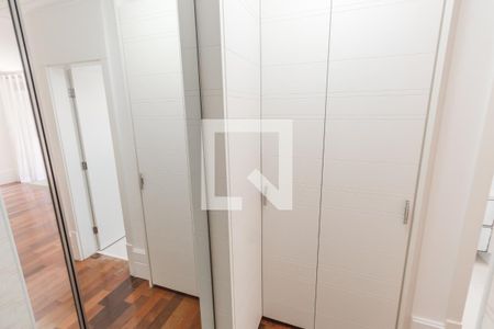 Casa à venda com 632m², 4 quartos e 6 vagas Casa à venda com 632m², 4 quartos e 6 vagasSuíte 1 - armarios