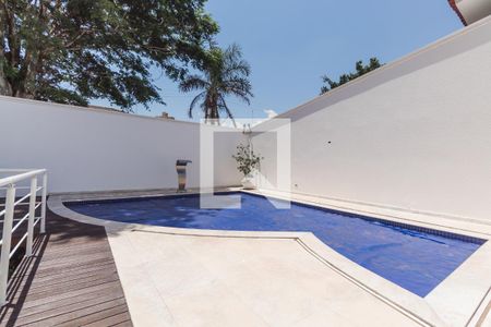 Casa à venda com 632m², 4 quartos e 6 vagas Casa à venda com 632m², 4 quartos e 6 vagasPiscina