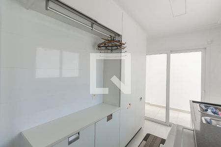 Casa à venda com 632m², 4 quartos e 6 vagas Casa à venda com 632m², 4 quartos e 6 vagasLavanderia