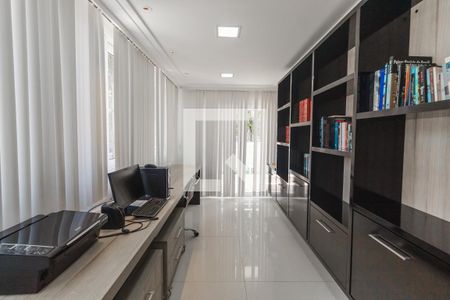Casa à venda com 632m², 4 quartos e 6 vagas Casa à venda com 632m², 4 quartos e 6 vagasEscritório