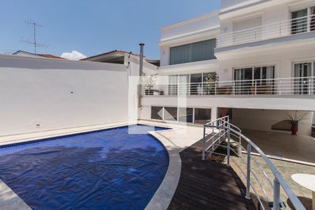 Casa à venda com 632m², 4 quartos e 6 vagas Casa à venda com 632m², 4 quartos e 6 vagasPiscina